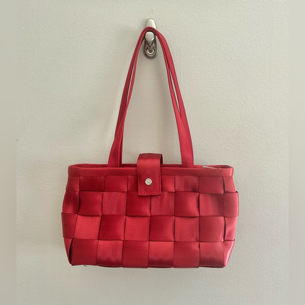 Harveys The Original Seatbelt Mercedes Benz Woven Dual Handles Tote Handbag Red